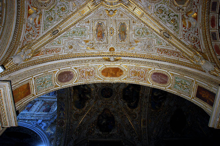 Santi, Angeli, Motivi decorativi (decorazione plastico-pittorica) di Porta, Lorenzo; Porta, Francesco (e aiuti; ) (sec. XVI)