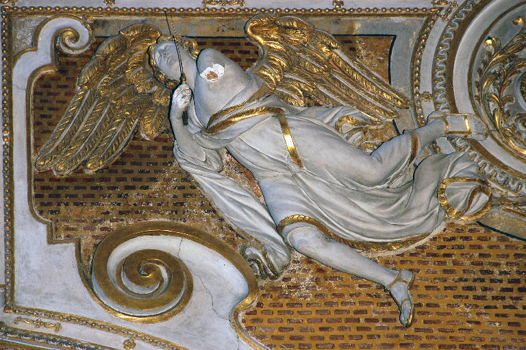 Angelo con i simboli della passione: frusta (rilievo) di Sala, Giovanni Angelo; Sala, Gerolamo (sec. XVII)
