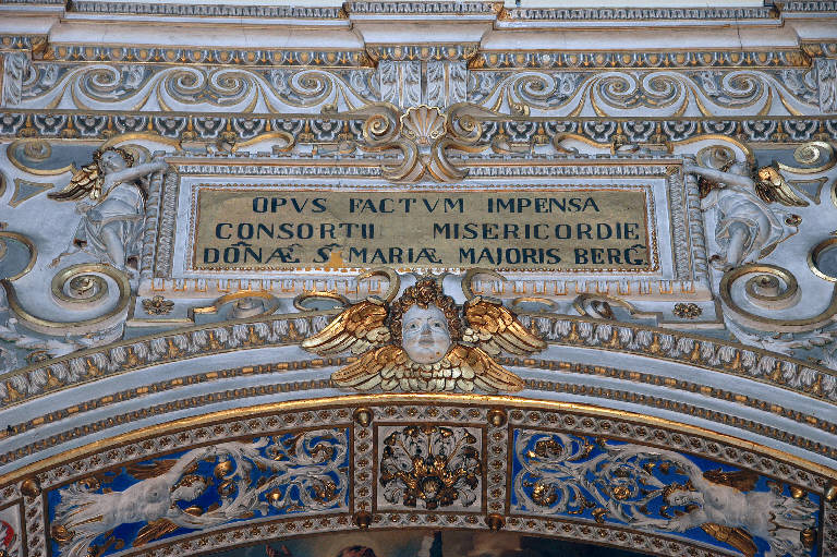 Angioletti reggitarga (rilievo) di Porta, Lorenzo (e aiuti) (sec. XVI)