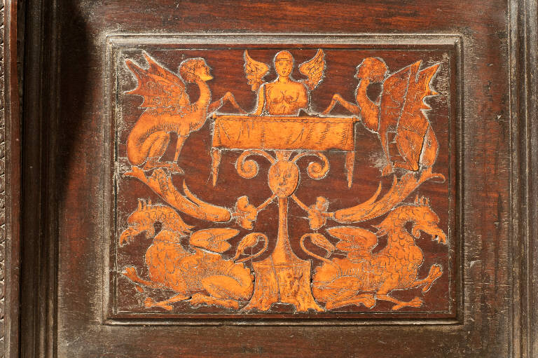 Grifoni e arpie (decorazione a intarsio) di Capoferri, Giovan Pietro; Capoferri, Zinino; Capoferri, Alfonso (sec. XVI)