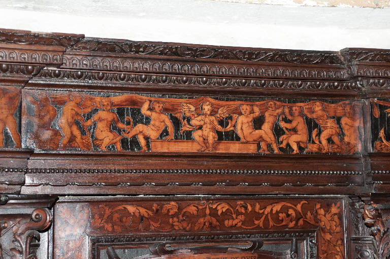 Cupido con putti cavalcanti tritoni (decorazione a intarsio) di Belli, Alessandro; Belli, Giacomo; Belli, Giuseppe (sec. XVI)