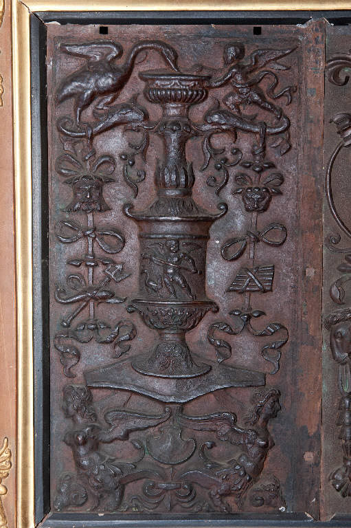 Motivi decorativi a candelabra con arpie, uccelli e putti alati (rilievo) di Germani, Giovanni Simone; Cicardi, Giovanni (sec. XVI)