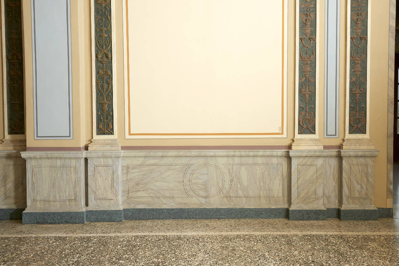 zoccolo dipinto a finto marmo (parete) - ambito lombardo (inizio sec. XX)