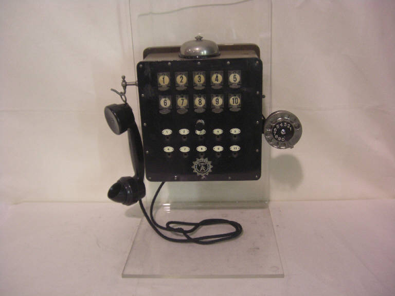centralino telefonico manuale (prima metà sec. XX)
