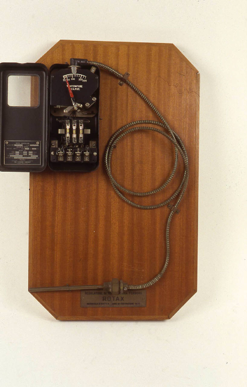 misuratore regolatore di temperatura di The Foxboro Company (secondo quarto sec. XX)