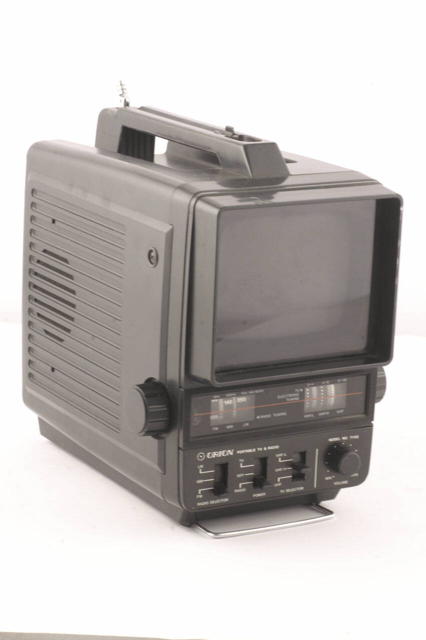televisore e radioricevitore di Orion Electric Co. Ltd (sec. XX)