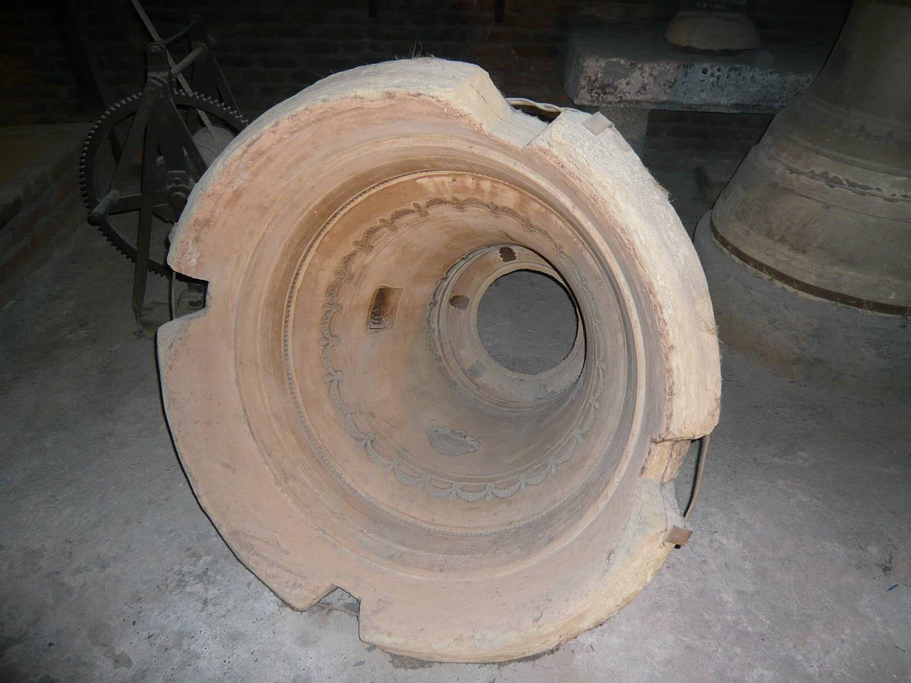 forma esterna di campana - manifattura italiana (secc. XIX/ XX)
