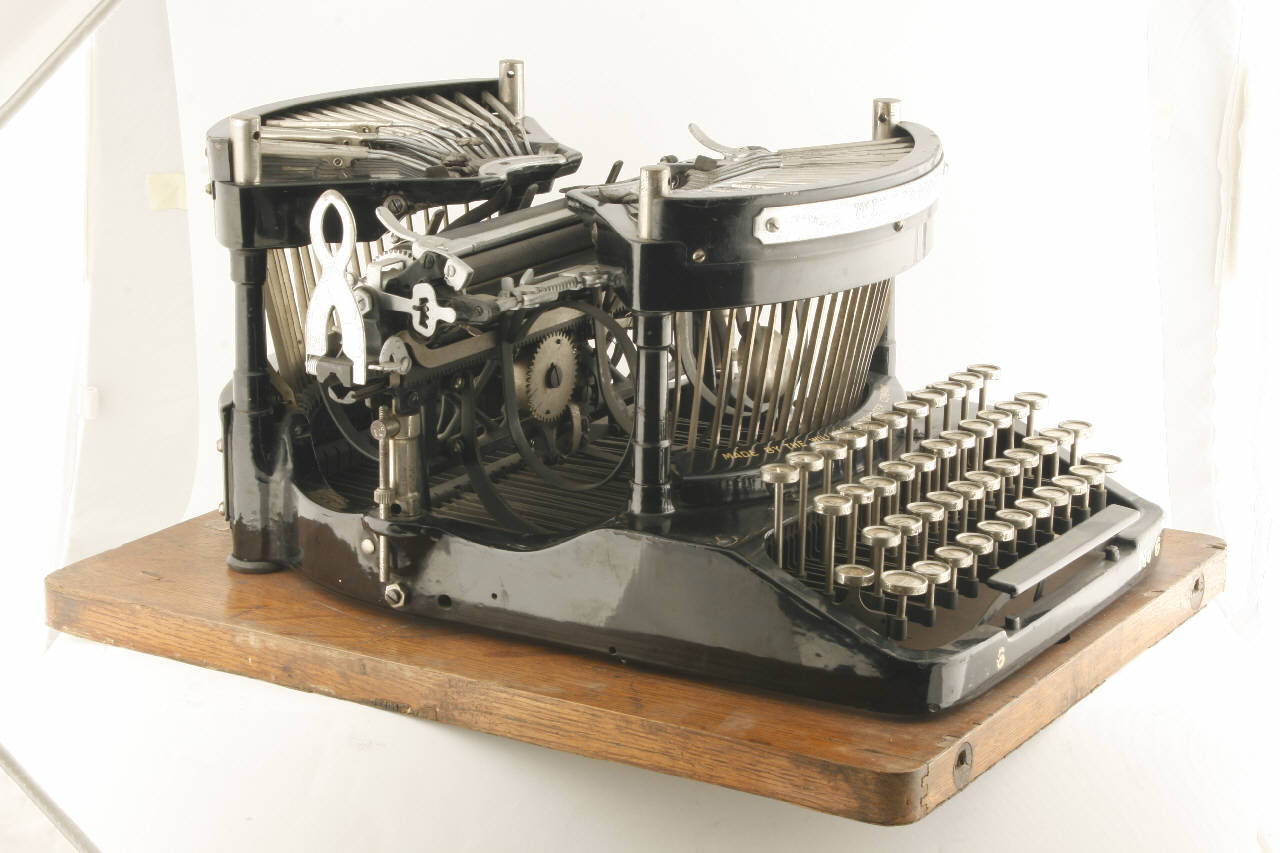 macchina per scrivere di ||Williams John Newton (sec. XX)