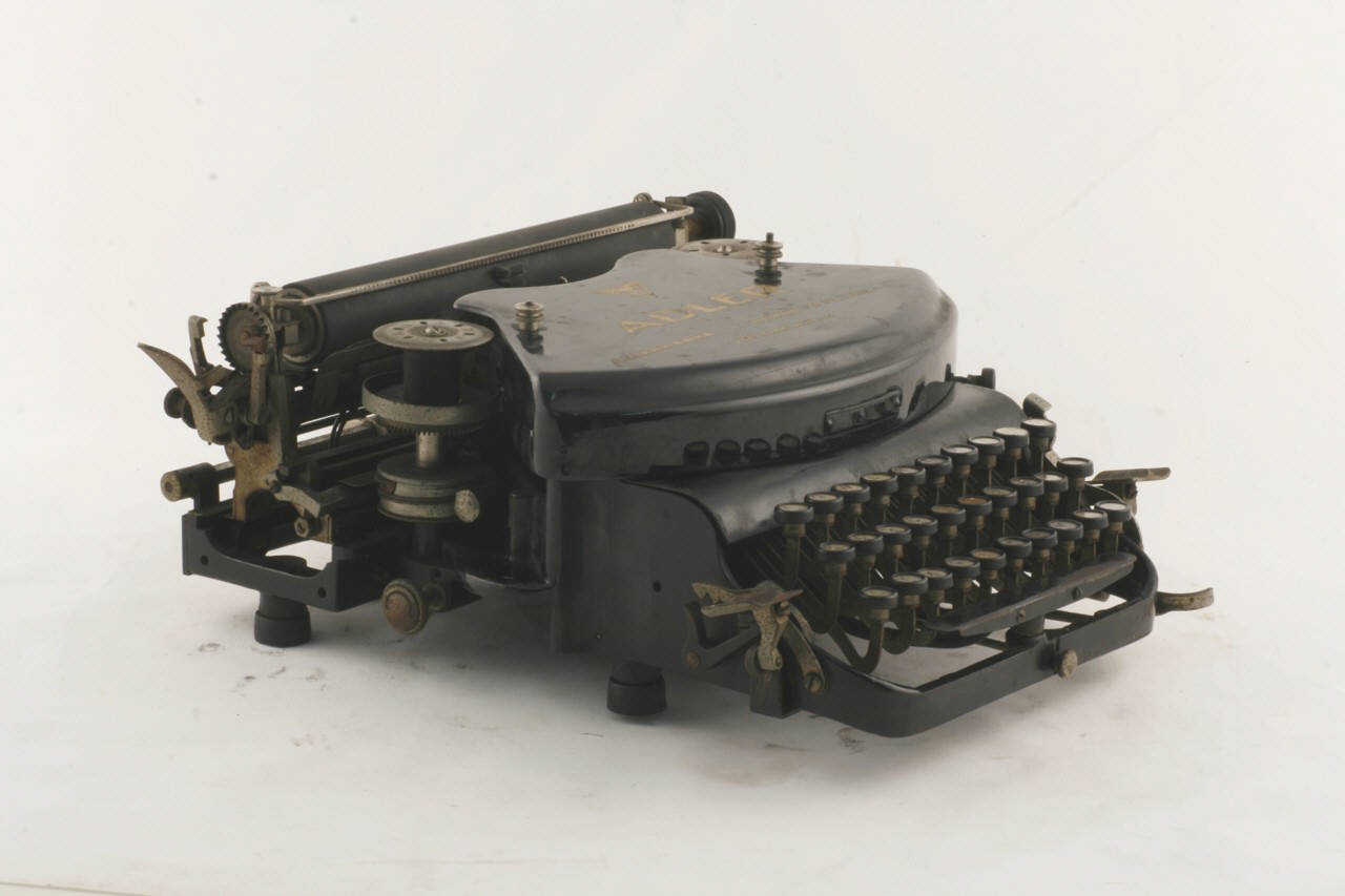 macchina per scrivere di ||Kidder Wellington Parker (sec. XX)