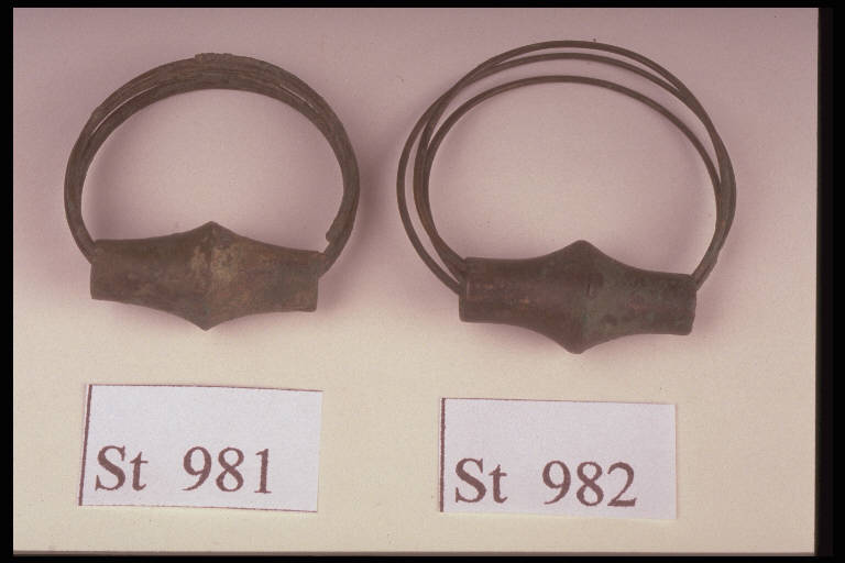 orecchino - cultura di Golasecca (fine/inizio secc. V/ IV a.C.)