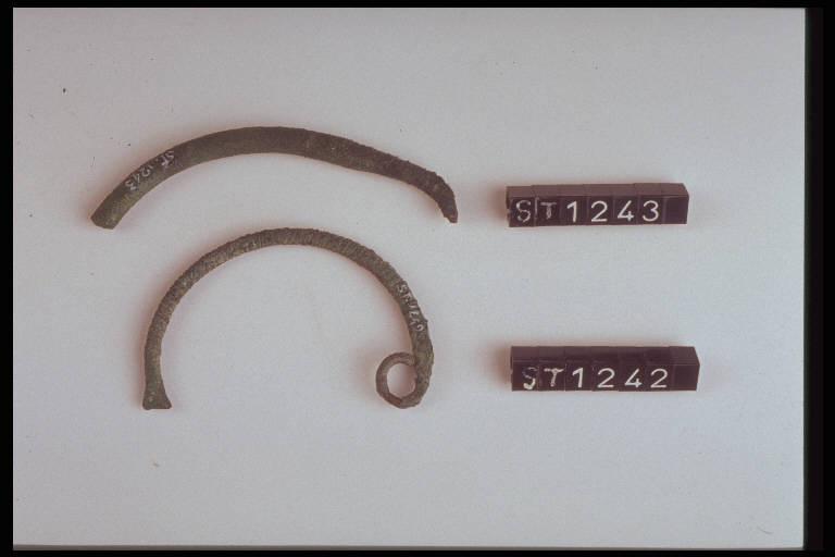 fibula ad arco semplice - cultura di Golasecca (sec. X a.C.)