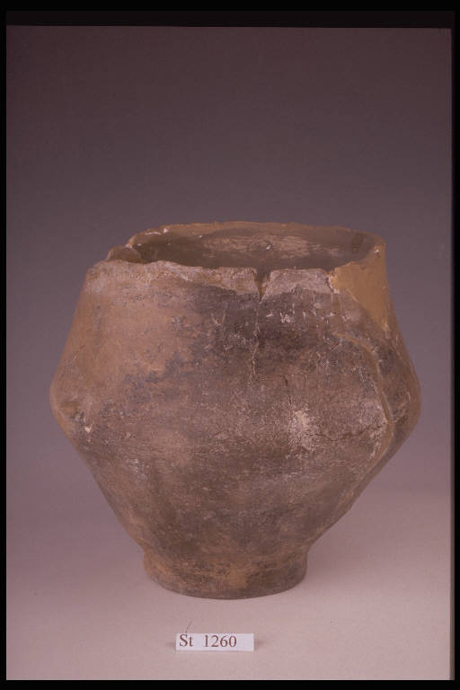 urna biconica - cultura di Golasecca (secc. X/ VII a.C.)
