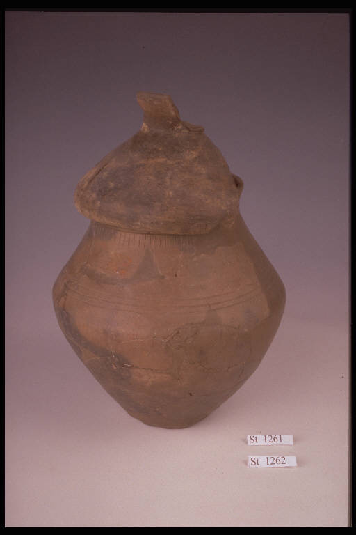 urna biconica - cultura di Golasecca (secc. X/ VII a.C.)