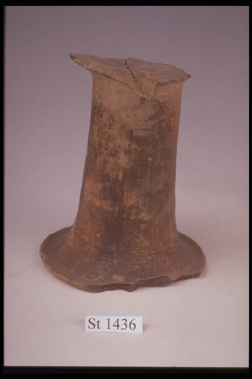 piede di coppa - cultura di Golasecca (fine/inizio secc. VI/ V a.C.)