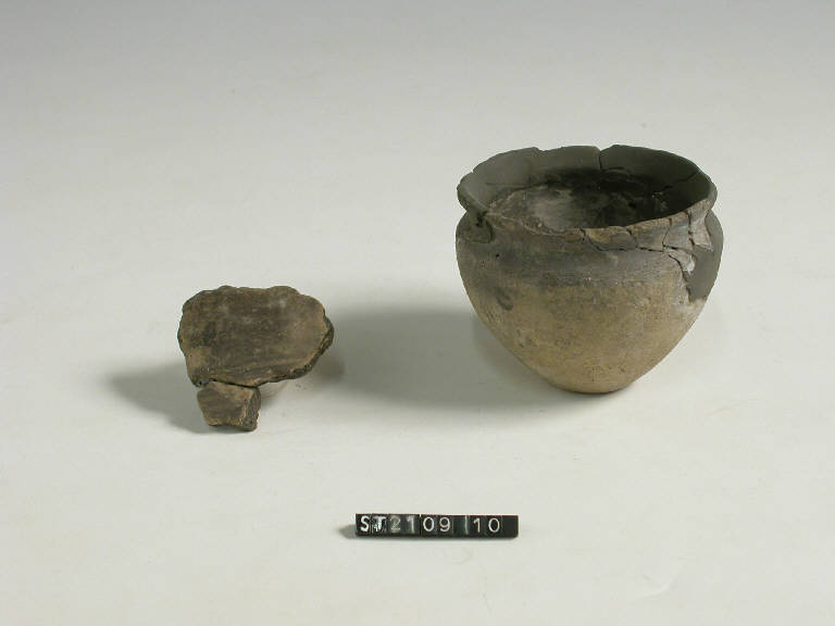 bicchiere troncoconico - cultura di Golasecca (sec. X a.C.)