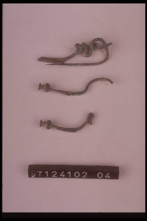 fibula ad arco serpeggiante - cultura di Golasecca (sec. VI a.C.)