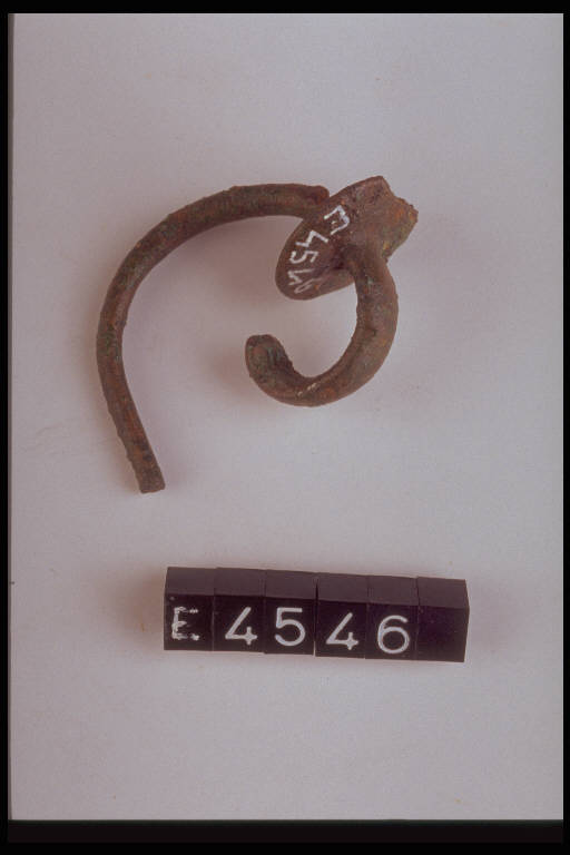 fibula ad arco serpeggiante - cultura di Golasecca (sec. VI a.C.)