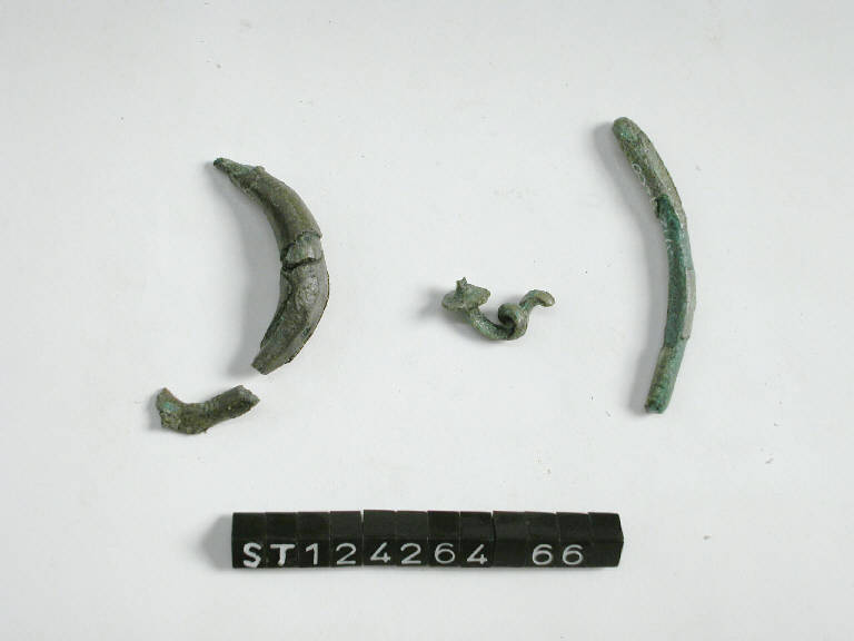 fibula ad arco serpeggiante - cultura di Golasecca (secc. VI/ V a.C.)