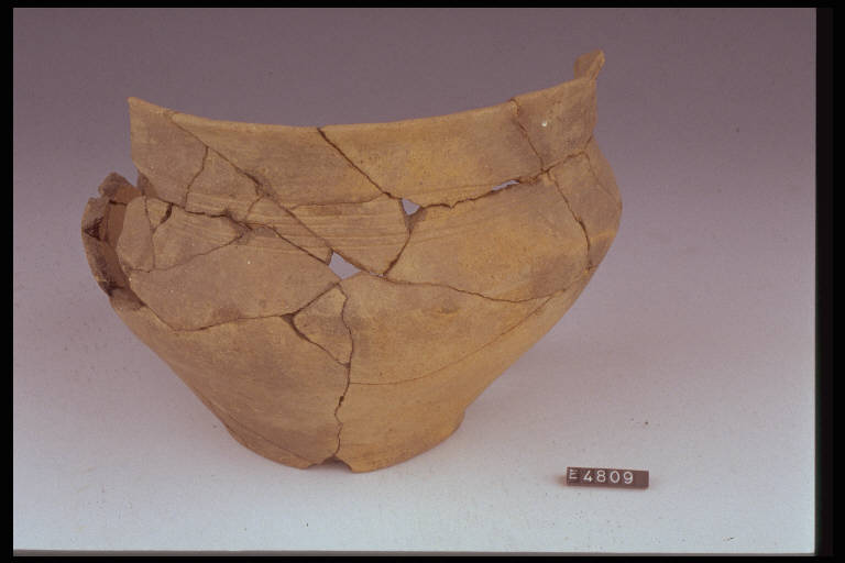 urna - cultura di Golasecca (sec. X a.C.)
