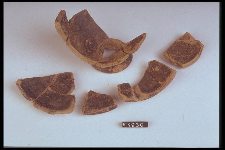 coppa troncoconica - cultura di Golasecca (fine/inizio secc. VI/ V a.C.)