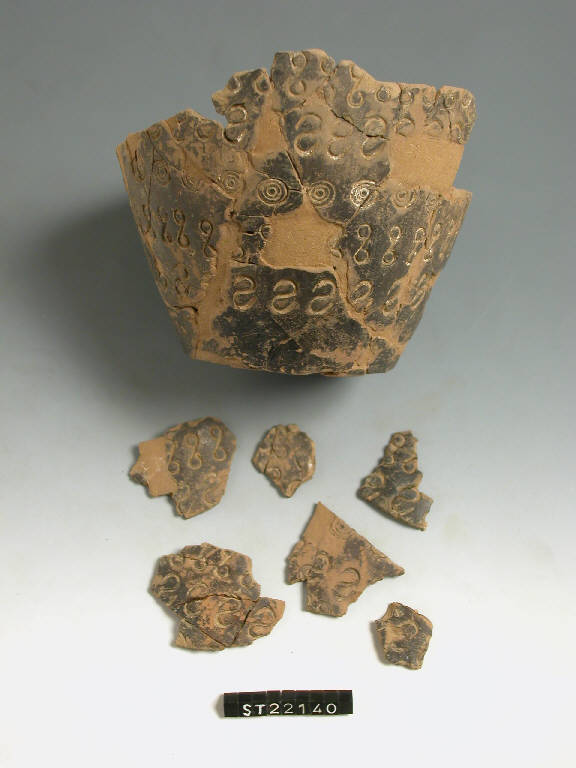 vaso situliforme - cultura di Golasecca (fine/inizio secc. VI/ V a.C.)