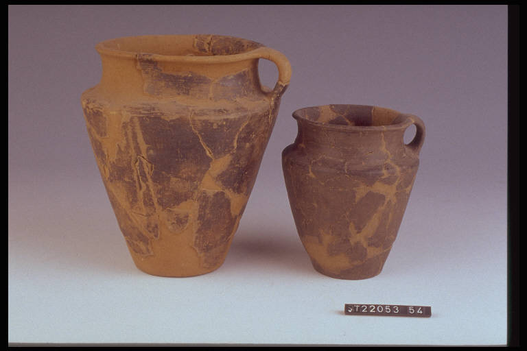 boccale situliforme - cultura di Golasecca (terzo quarto sec. VI a.C.)