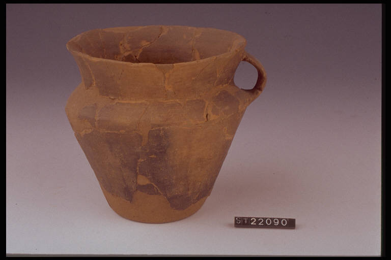boccale situliforme - cultura di Golasecca (sec. VII a.C.)