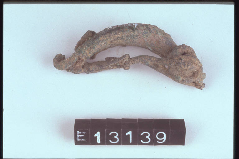 fibula a sanguisuga, tipo Savena - cultura di Golasecca (secc. IX/ VIII a.C.)