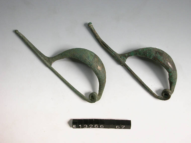 fibula a navicella - cultura di Golasecca (secc. VII/ V a.C.)