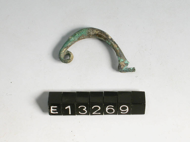 fibula ad arco pieno - cultura di Golasecca (secc. VII/ V a.C.)