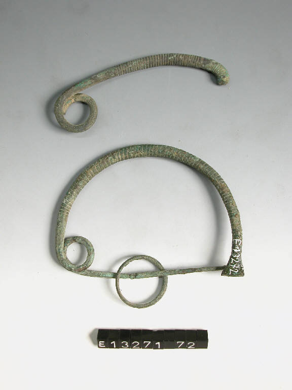 fibula ad arco semplice - cultura di Golasecca (secc. X/ IX a.C.)