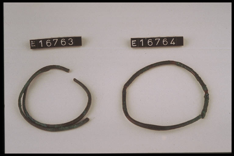orecchino - cultura di Golasecca (secc. VIII/ V a.C.)