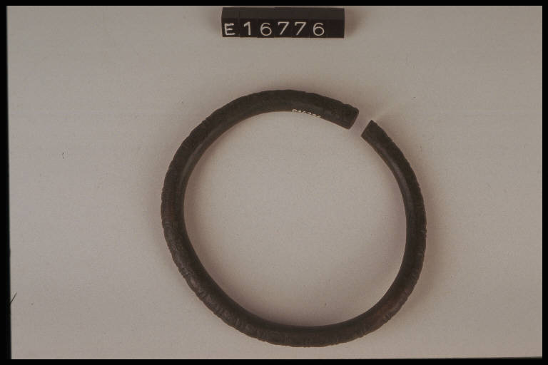 armilla - cultura di Golasecca (secc. VII/ V a.C.)