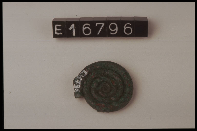 pendaglio a doppia spirale - cultura di Golasecca (secc. VII/ V a.C.)