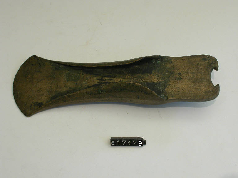 ascia ad alette - periodo di età del Bronzo (sec. XII a.C.)