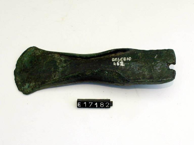 ascia ad alette - periodo di età del Bronzo (sec. XII a.C.)