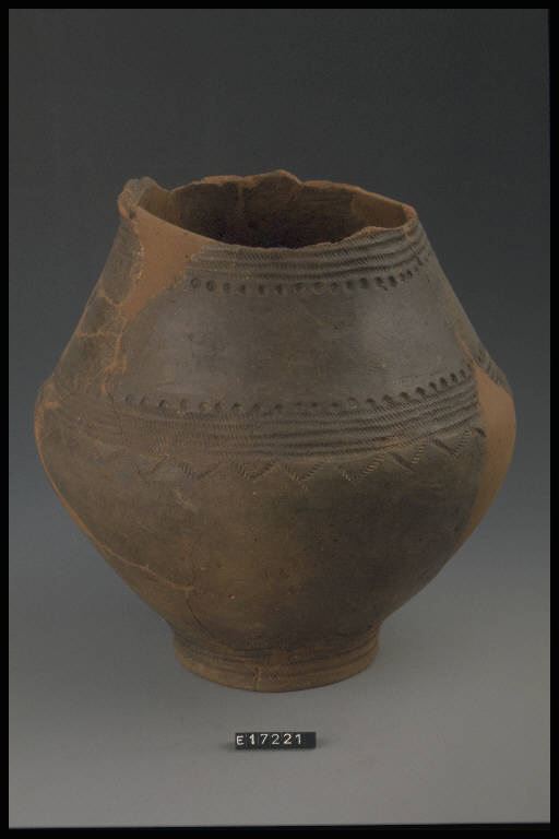 urna biconica - cultura di Golasecca (fine/inizio sec. X a.C.)