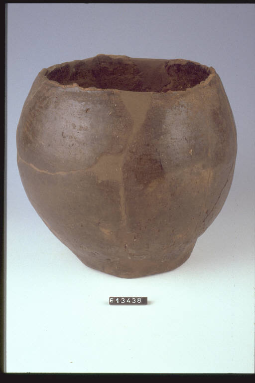 urna ovoide - cultura di Golasecca (fine/inizio secc. VI/ V a.C.)