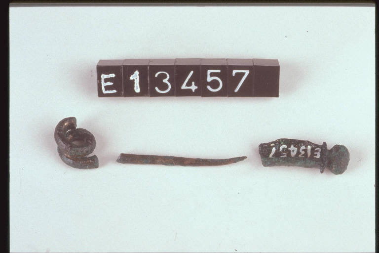 fibula (frammenti di) - cultura di Golasecca (fine/inizio secc. VI/ V a.C.)