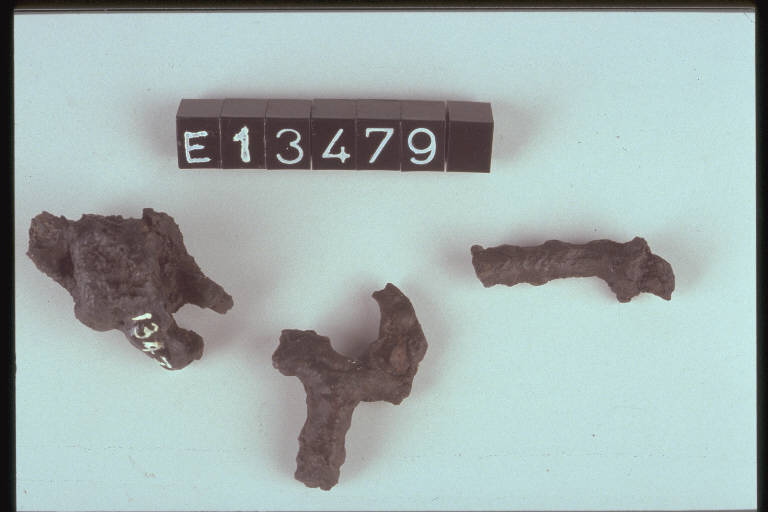 fibula ad arco serpeggiante - cultura di Golasecca (fine/inizio secc. VI/ V a.C.)
