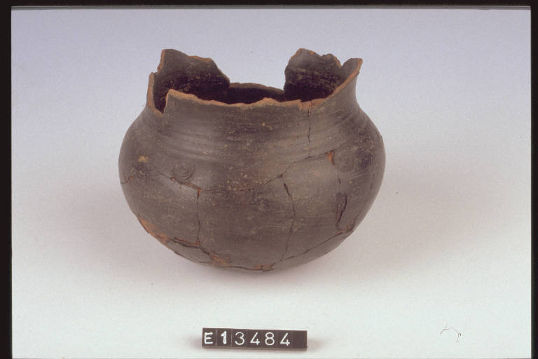 bicchiere - cultura di Golasecca (fine/inizio secc. VI/ V a.C.)