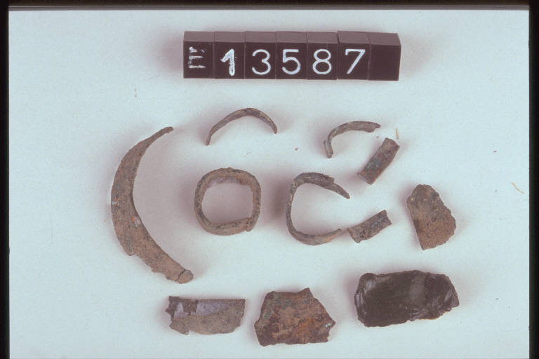 lamina - cultura di Golasecca (fine/inizio secc. VI/ V a.C.)