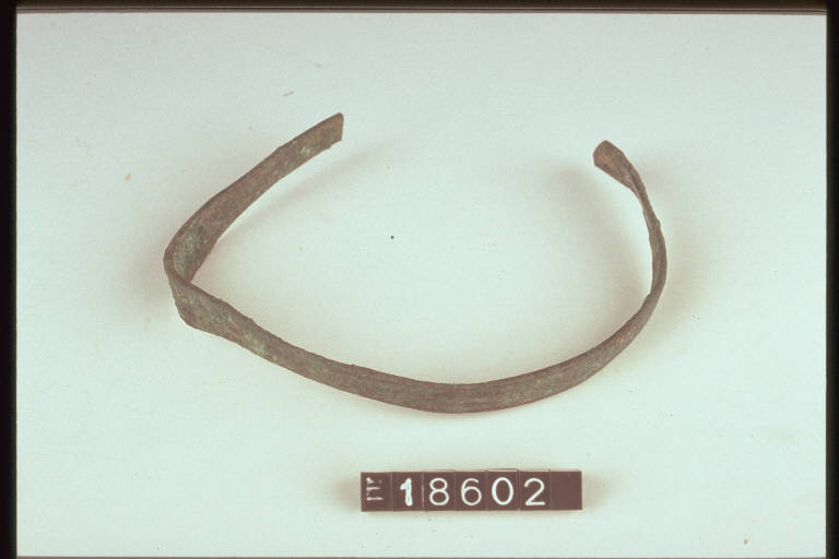 armilla a nastro - cultura di Golasecca (secc. VII/ V a.C.)