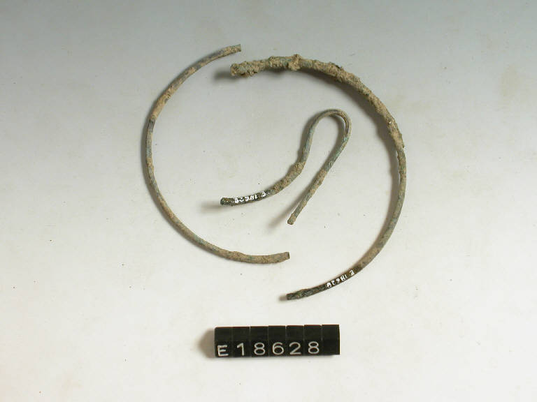 orecchini - cultura di Golasecca (secc. VII/ V a.C.)