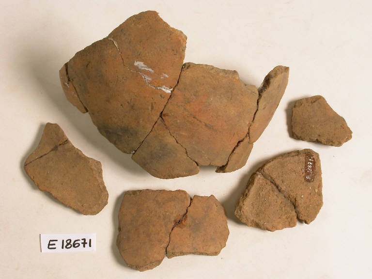 vaso biconico (frammenti di) - Cultura di Canegrate (sec. XIII a.C.)