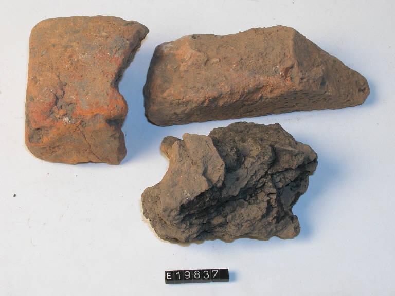 concotti e pesi da telaio (frammenti di) - cultura di Golasecca (secc. IX/ IV a.C.)