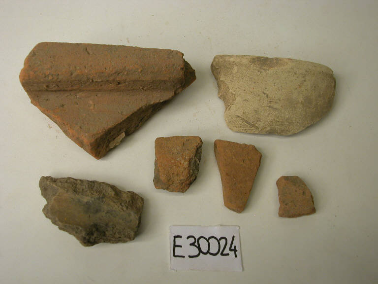 coppi concotti e anfore (frammenti di) - cultura di Golasecca (secc. IX/ IV a.C.)