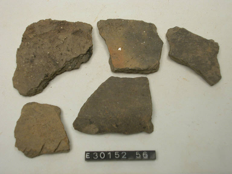 urna (frammento di) - cultura di Golasecca (secc. IX/ VII a.C.)