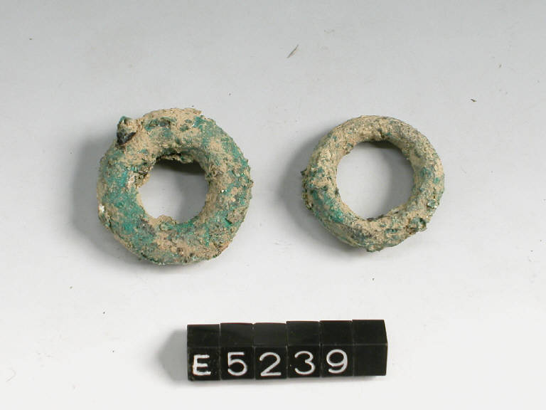 anelli - cultura di Golasecca (fine/inizio secc. VI/ V a.C.)