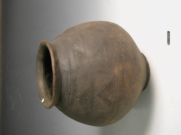 urna biconica - Cultura di Golasecca (secc. VI/ V a.C.)